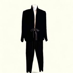 Appleseed's black Velvet size 10 vintage jacket paired with size XL velvet pants